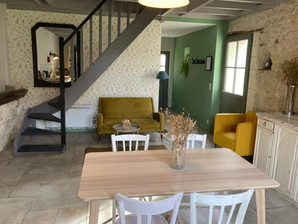 Le Gite De Moquesouris Nazelles-Negron Exterior foto